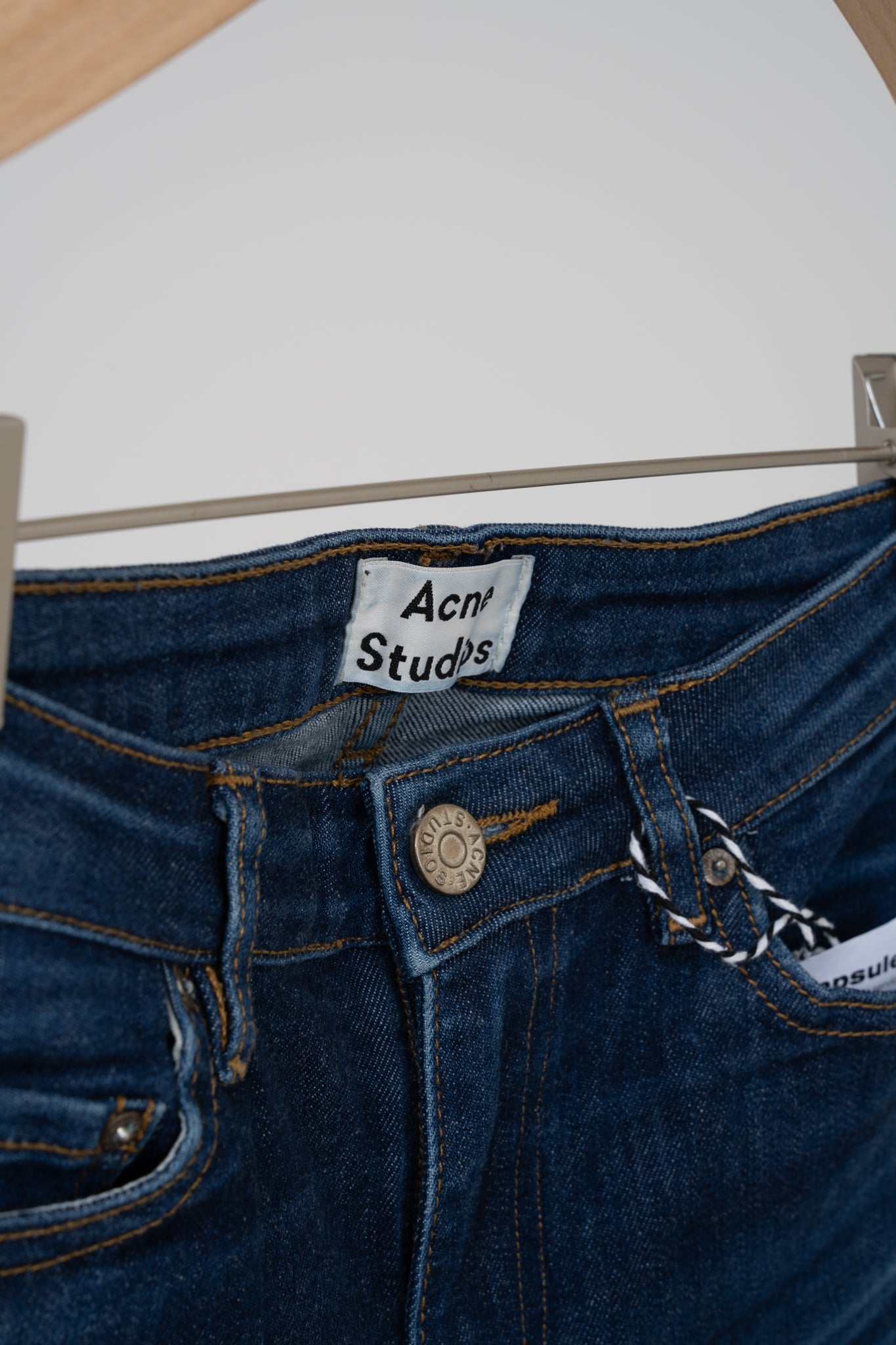 Acne Jeans low bottom, size W26 L31