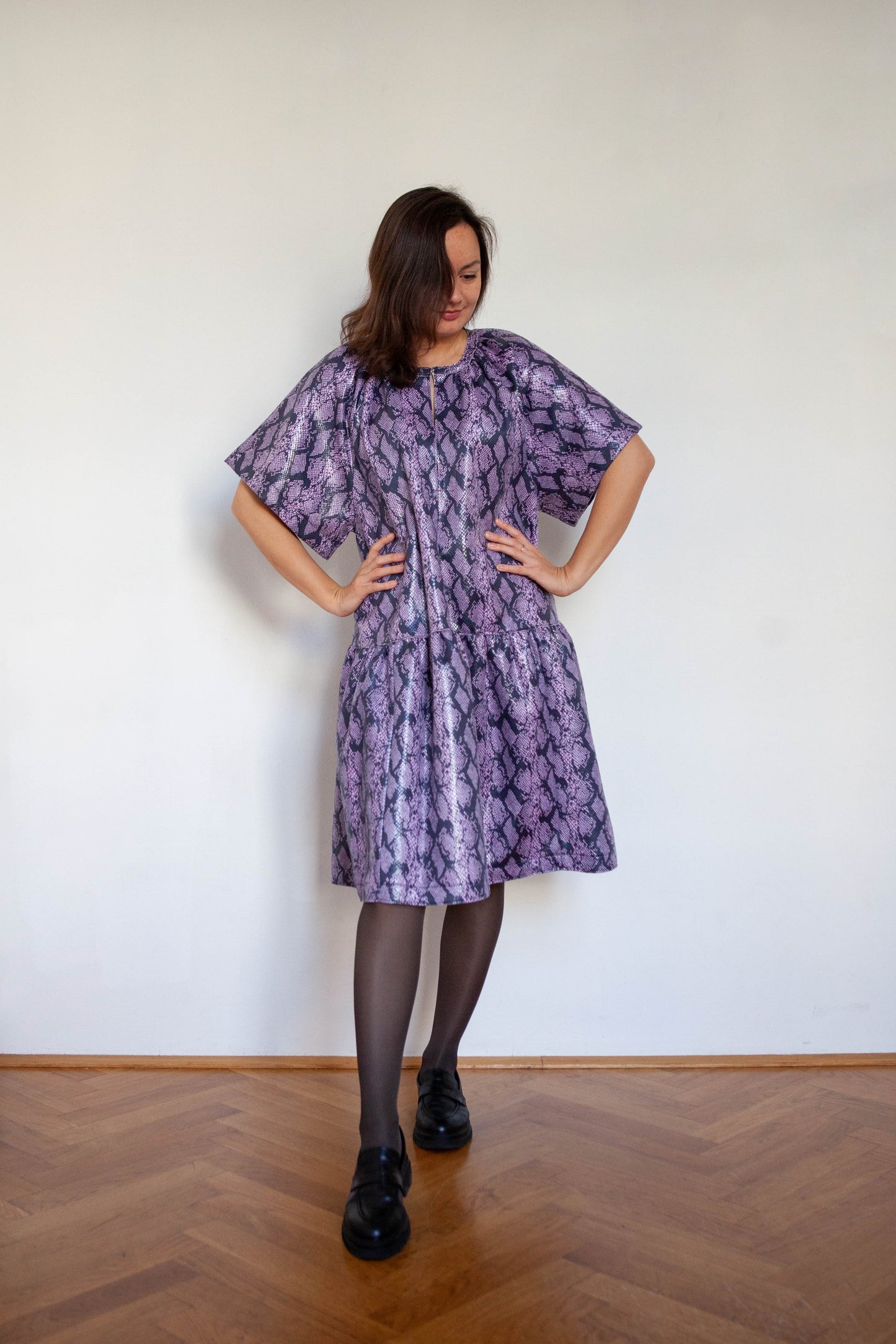 Oversized faux snake-effect Festkleid